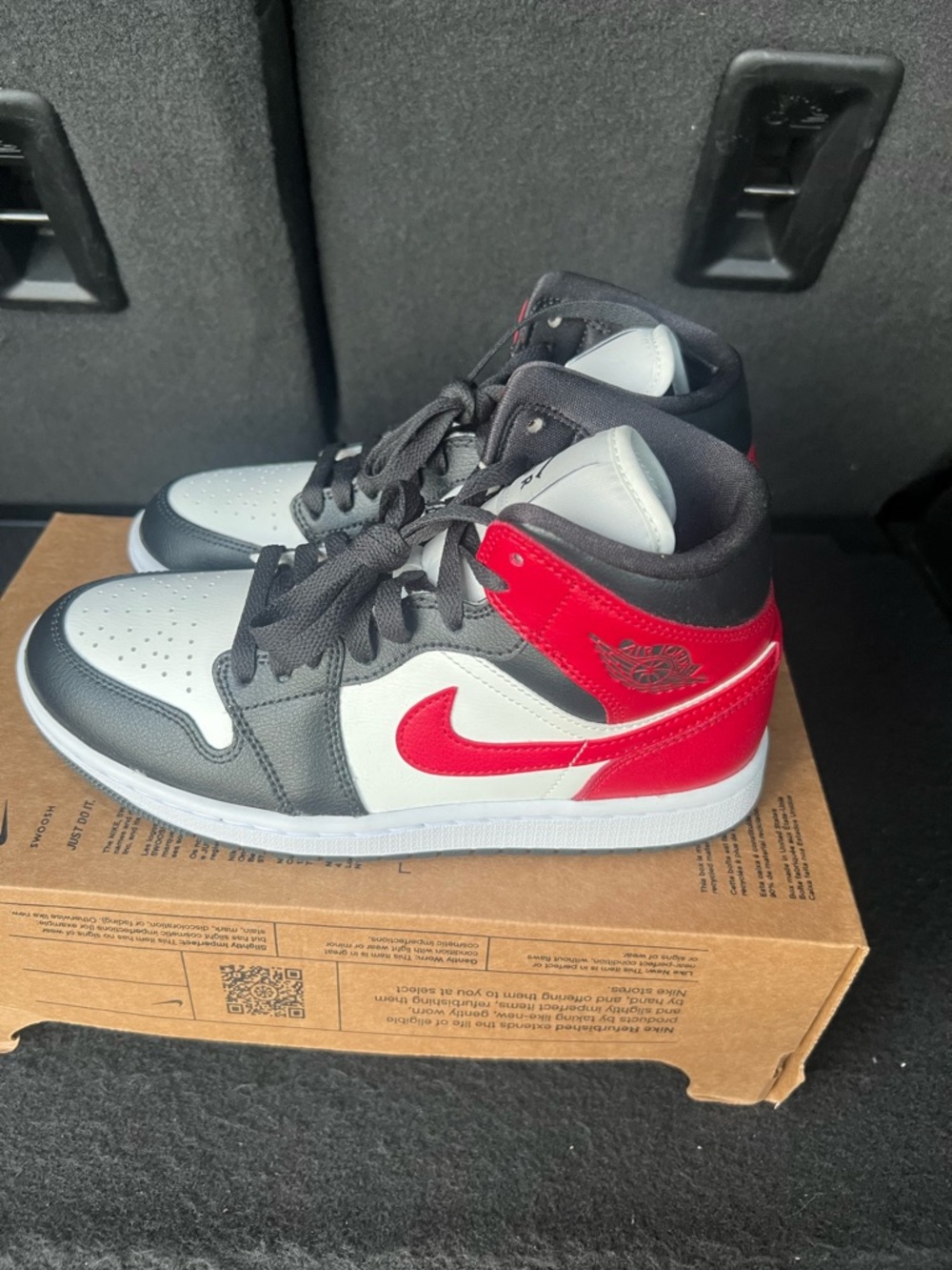 Size 7W/5.5M - Air Jordan 1 Mid Black Toe W Refurbished